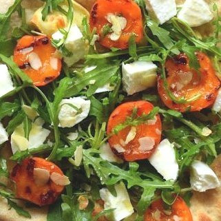Salsa di pomodoro, Mozzarella, Brie, Pomoro a fresco, rucola