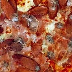 Pizza wurstell provola pancetta