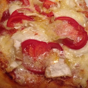 Salsa di pomodoro, Mozzarella, Pomodoro a fette , Brie