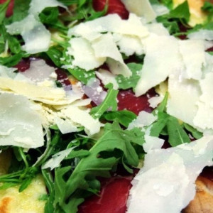 Pizza bresaola grana